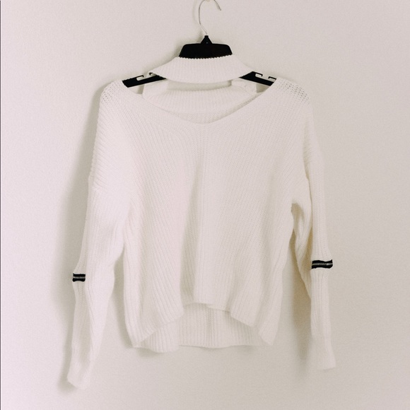 White Sweater cut outs with zippers on the sleeves - Picture 3 of 4